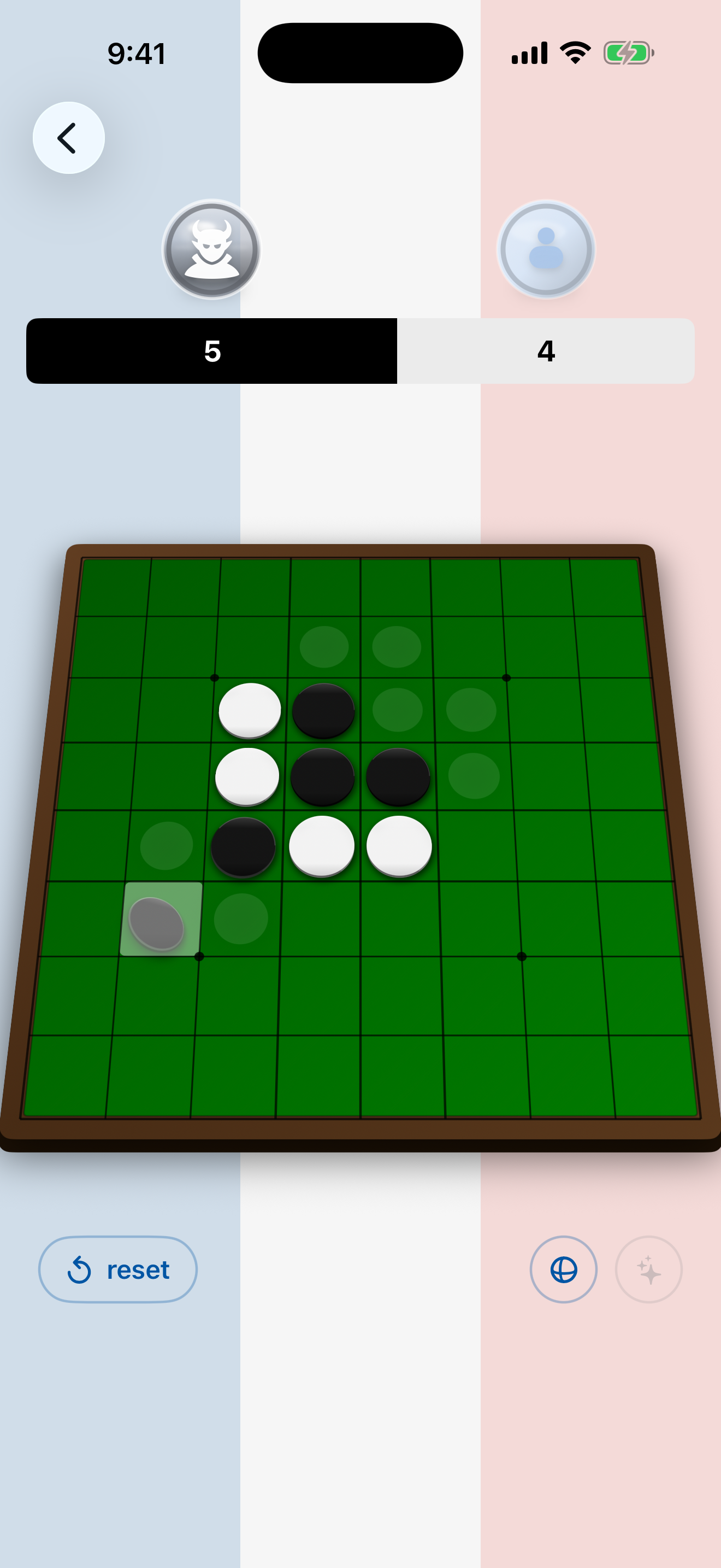Reversi Trio two-player battle screen